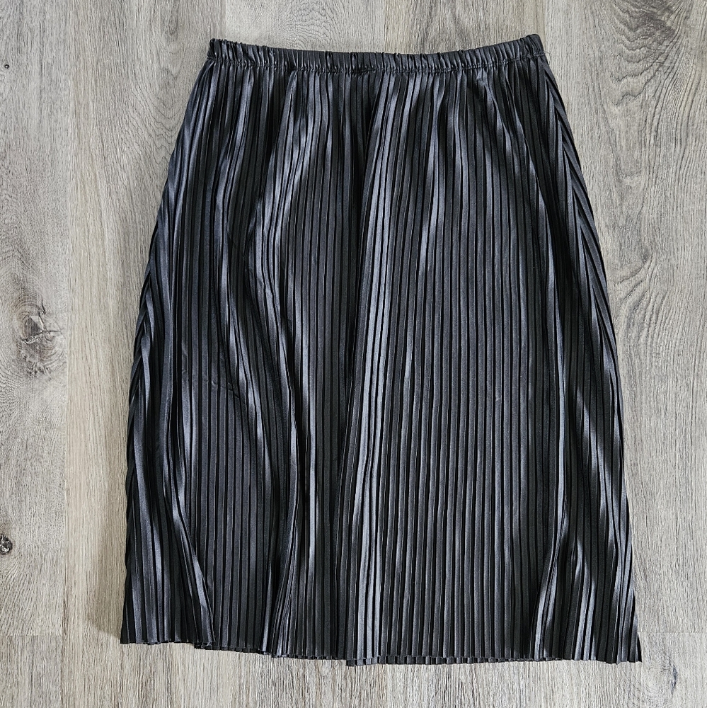 Forgotten Grace Black Pleated Midi Skirt With Elastic Waistband